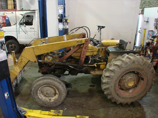 283_Farm_tractor_engine_repair