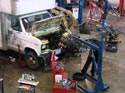 294_Ford_E350_truck_cubevan_V8_engine_removal10