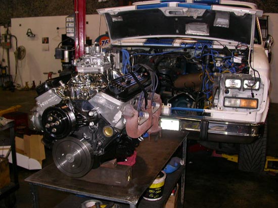 4_GM_Crate_engine_van_installation4