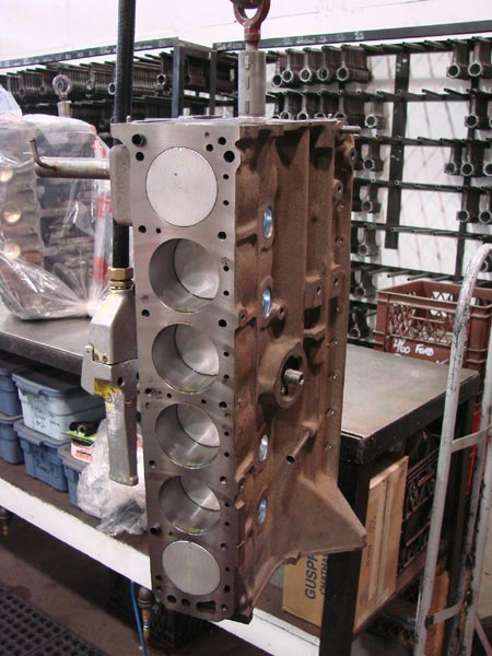189_1972_Nissan_Japan_L24_2400cc_race_engine_block_assembly