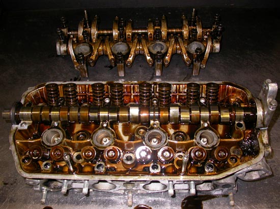 18_engine_bearings_valve_springs_on_Hemi_engine