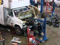 290_Ford_E350_truck_cubevan_V8_engine_removal6