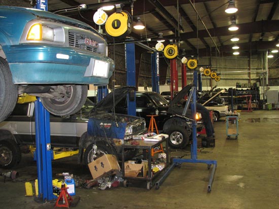 4_GMC_pickup_truck_Toyota_truck_repair_bays