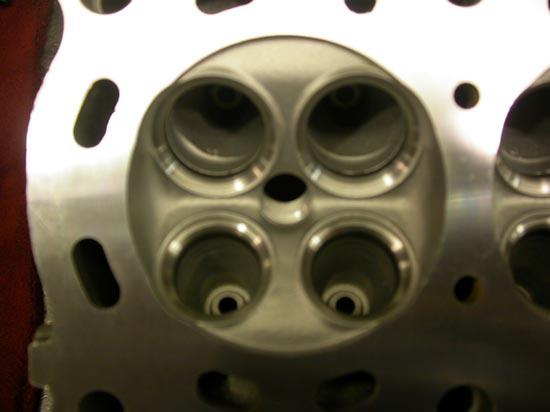 29_hemi_4_valve_per_cylinder_rebuilt_head_closeup