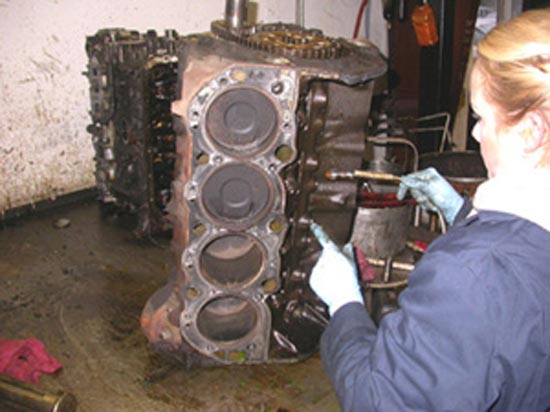 66_V8_engine_disassembly_4