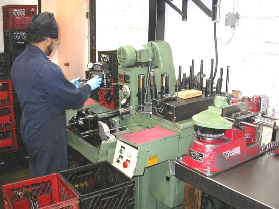 93_engine_machine_shop_machining